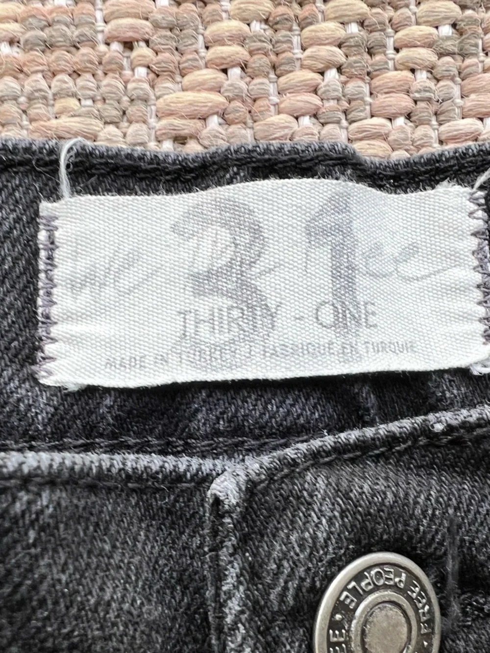 We The Free Button Fly Flare Jeans Faded Black Womens Size 31 - Picture 2 of 7
